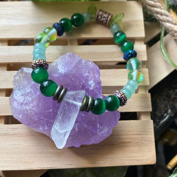 Handmade Green Jade Natural Gemstone Stretch Bracelet - Picture 4 of 5
